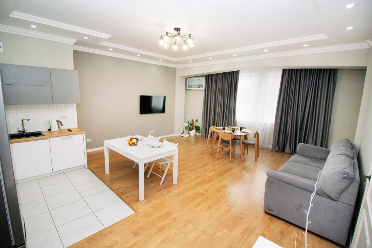 אלמטי Perfect Spacious Apartment 356 מראה חיצוני תמונה