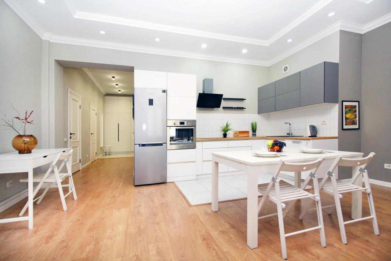 אלמטי Perfect Spacious Apartment 356 מראה חיצוני תמונה